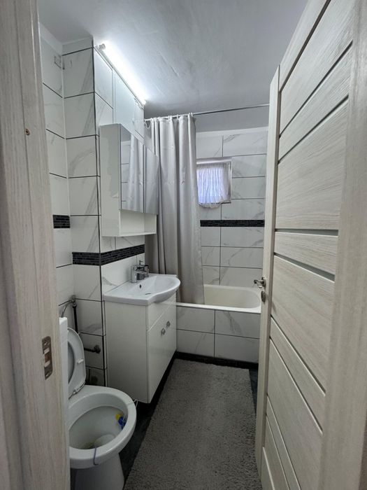 Vând apartament 3 camere