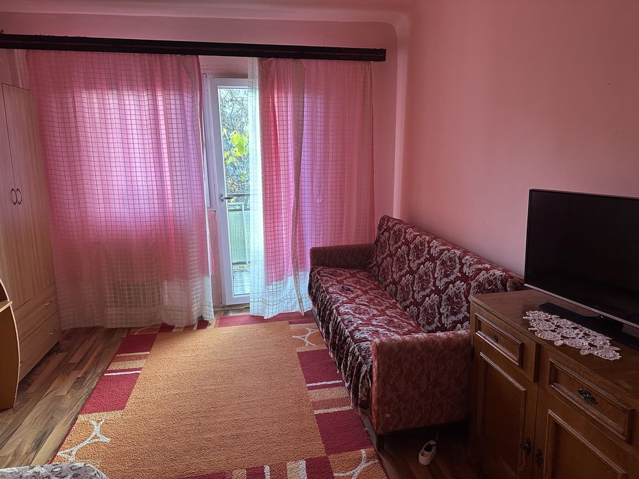 Inchiriez garsoniera brazda