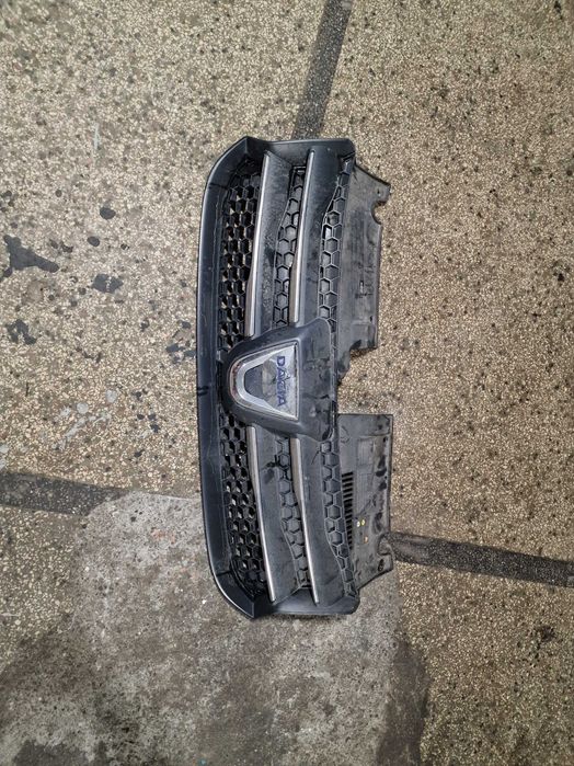 Grila bara fata logan sandero 2013-2016