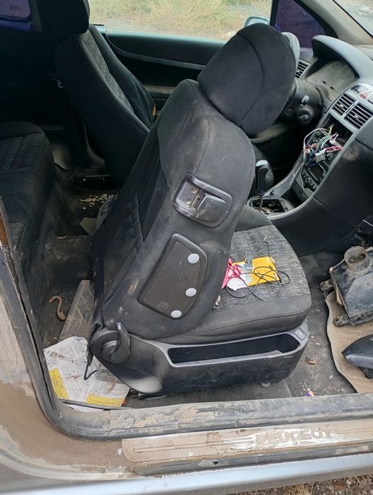 Продам выдвижение сидений от Пежо 307