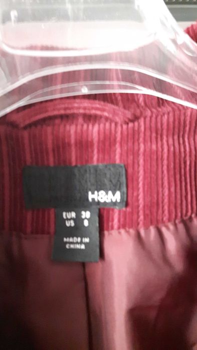 Дамско сако H&M 38 размер от кадифе цвят бордо, подходящо за Коледа