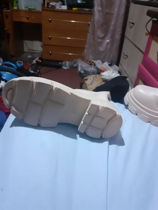 Продаю сапоги новые