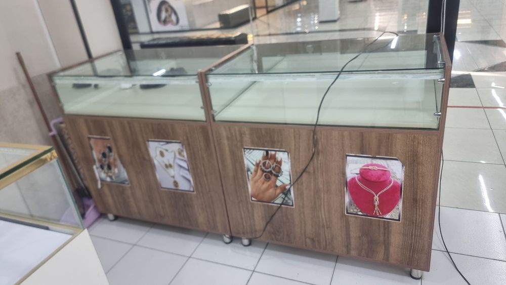 Витрина для золота и серебро  продам