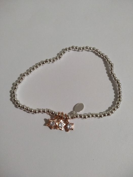 Нови гривни Sophie и J&J