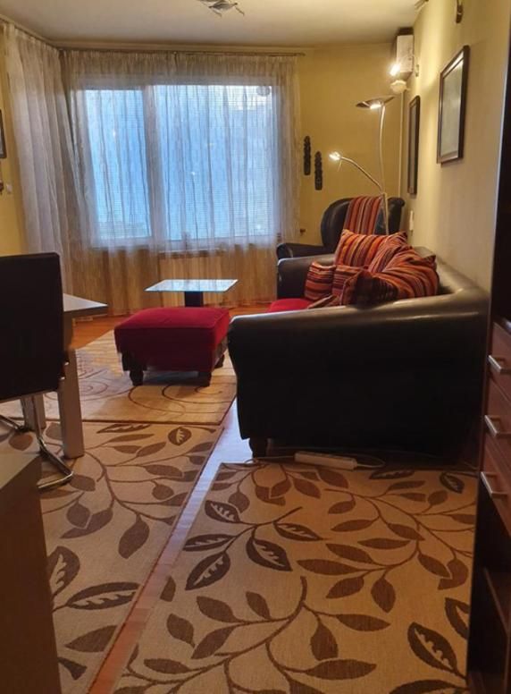 Дава се под наем Тристаен апартамент в София, Център - 92 кв.м за 750 € - Снимка #1