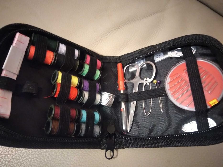 Комплект за шиене с всичко необходимо