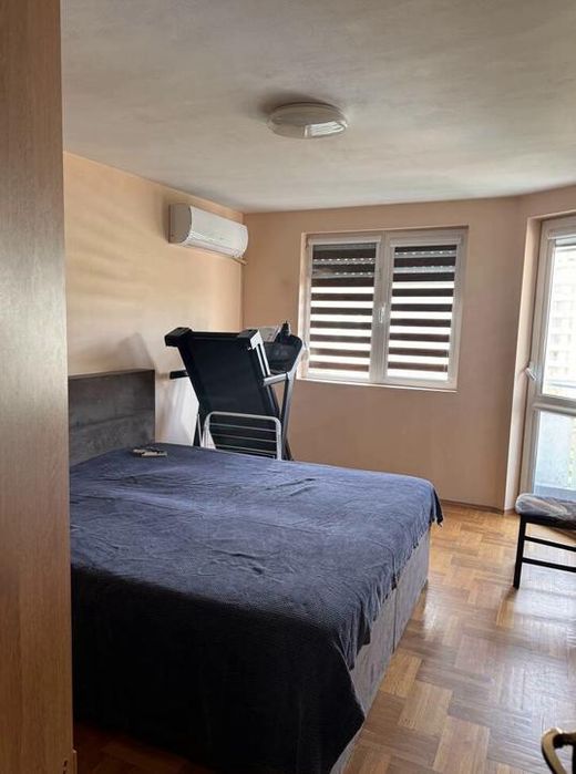 Дава се под наем Двустаен апартамент в Пловдив, Младежки Хълм - 60 кв.м за 425 € - Снимка #2