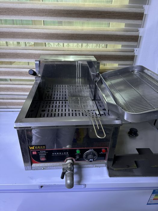 Продам фритюрницу 15л для фри и курицы новая