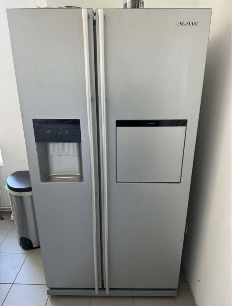 Vand frigider Samsung Functional (fara rafturi sau sertare)