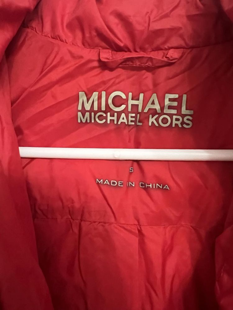 Michael Kors яке  в червено ,размер С