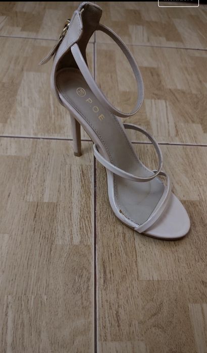 Vand sandale marca POE