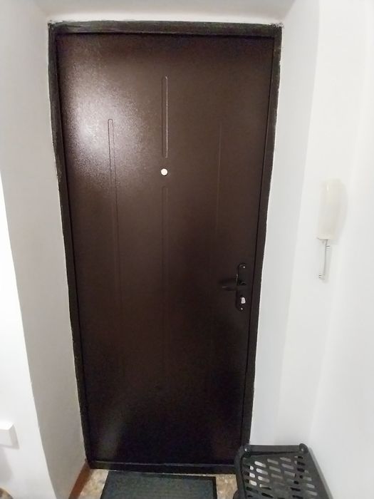 Продам дверь входную