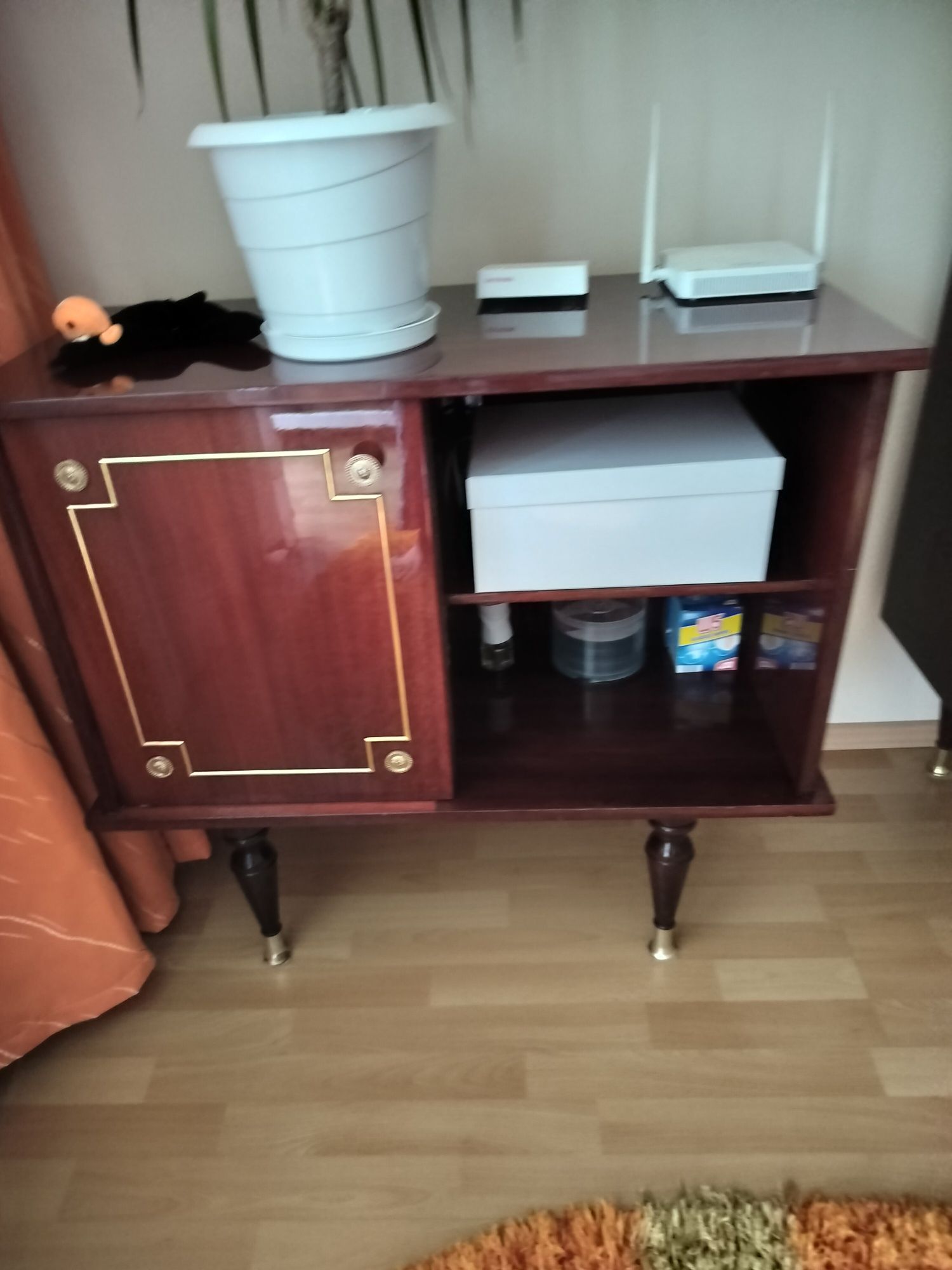 Mobila de sufragerie din material masiv