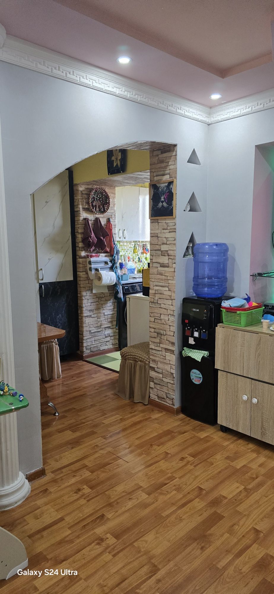 Продается квартира 4 комнаты