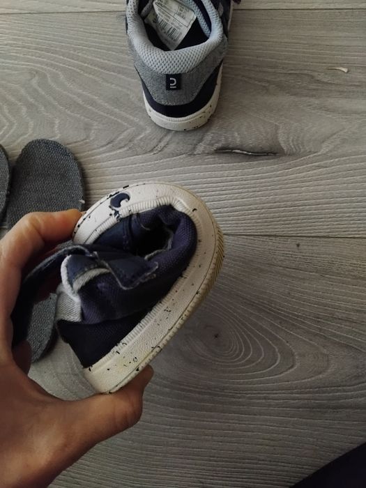 Декатлонски маратонки за момче 27