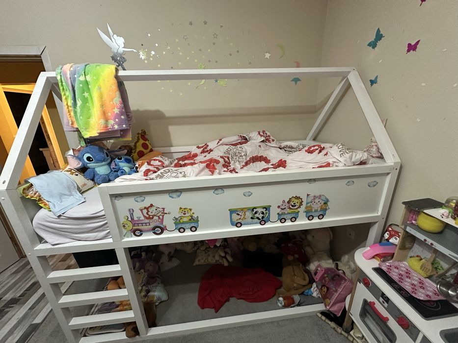 Детско легло със стълба