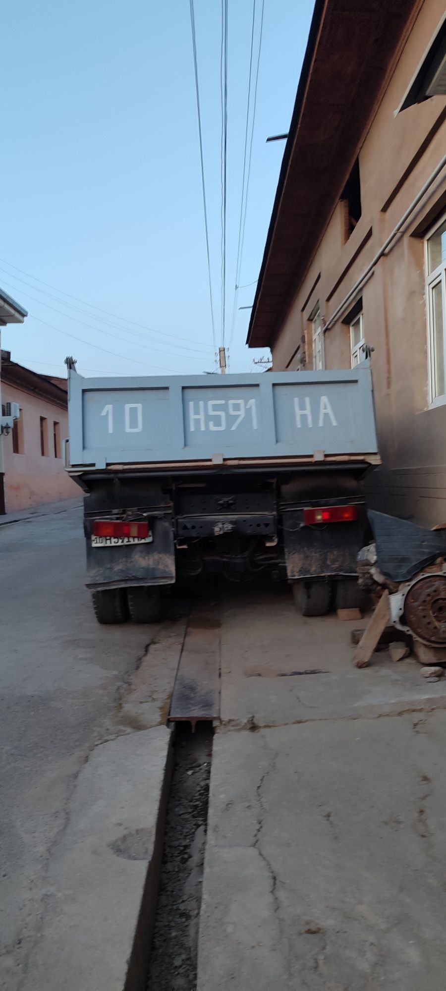 Kamaz samasval sotladi