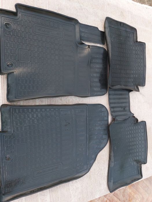 Продам б/у полик на Акцент , Солярис