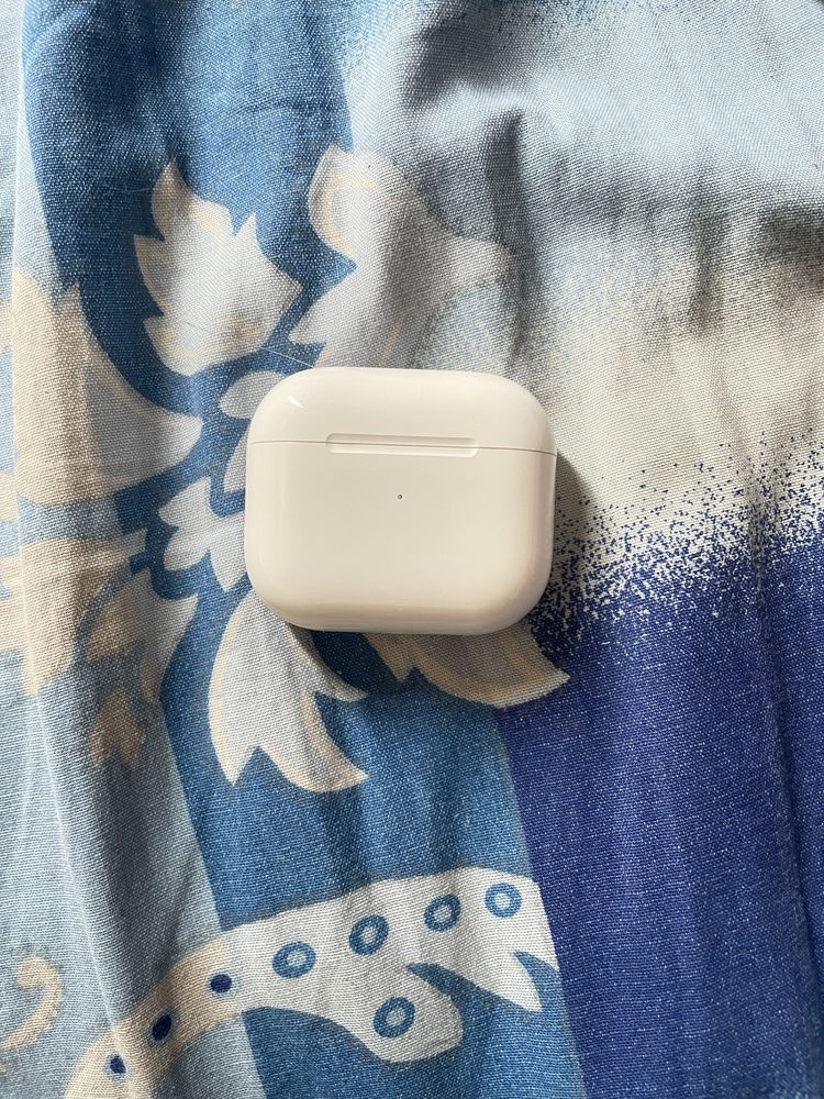 Продам airpods 3