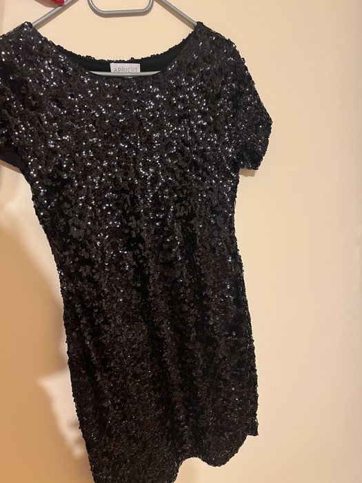 Vand rochita scurta cu paiete