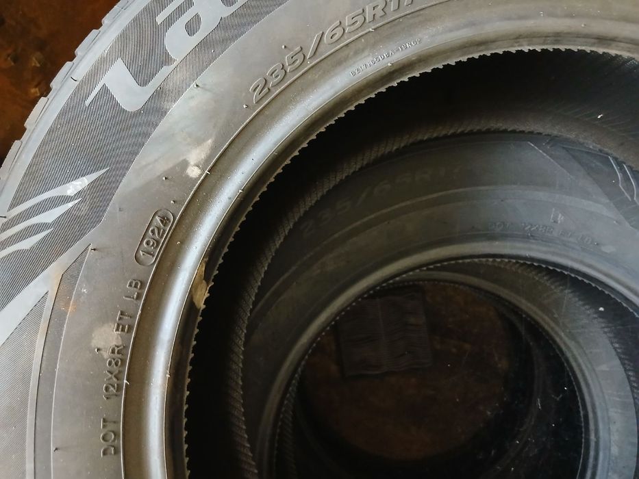 Нови зимни гуми LAUFENN 235/65/17