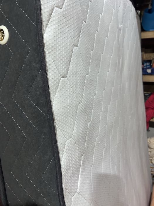 Saltea 160x200 in stare foarte buna