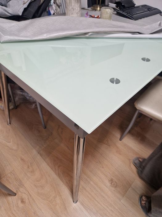 Стол раскладной стеклянный, 150 на 90 и стулья 6 шт.