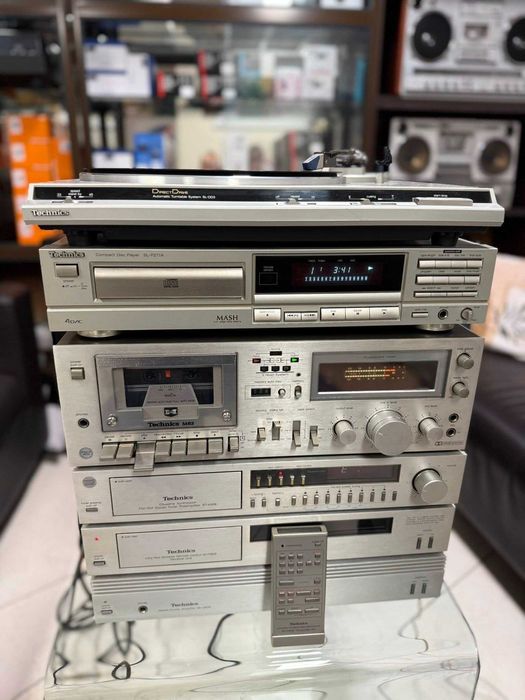 Висок клас аудио система - сет Technics - стъпало,дек, CD и др.