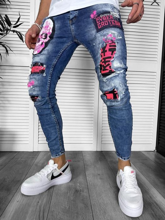 vând blugi mărimea M