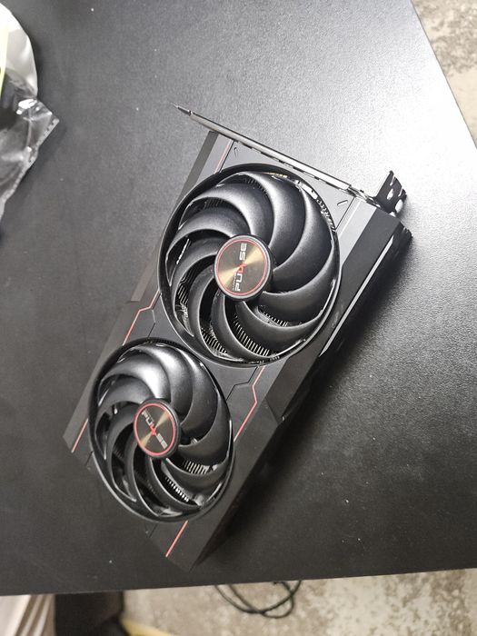 Placa video Sapphire Radeon RX 6600 PULSE 8GB GDDR6 128-bit