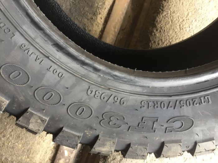 205 70 15 Comforser M/T CF3000