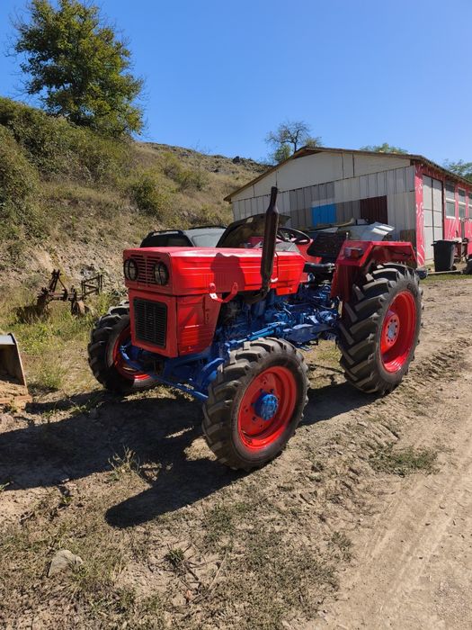 Tractor U 445 dt