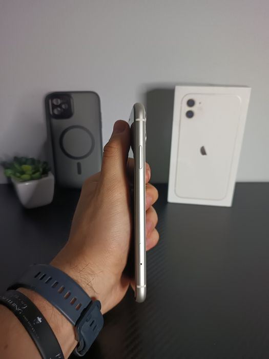 Apple iPhone 11, Silver - Ca nou!