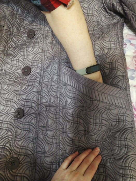 Демисезонное пальто, в отличном состоянии. .Недорого