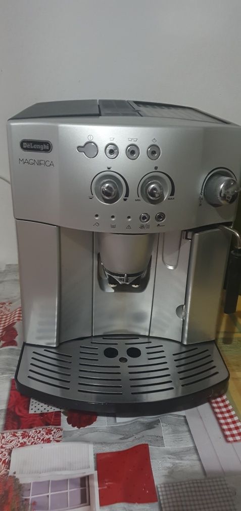 Vînd espressor de cafea