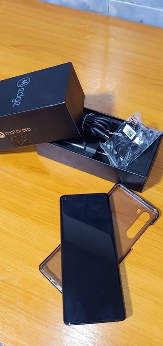 Telefon Motorola edge