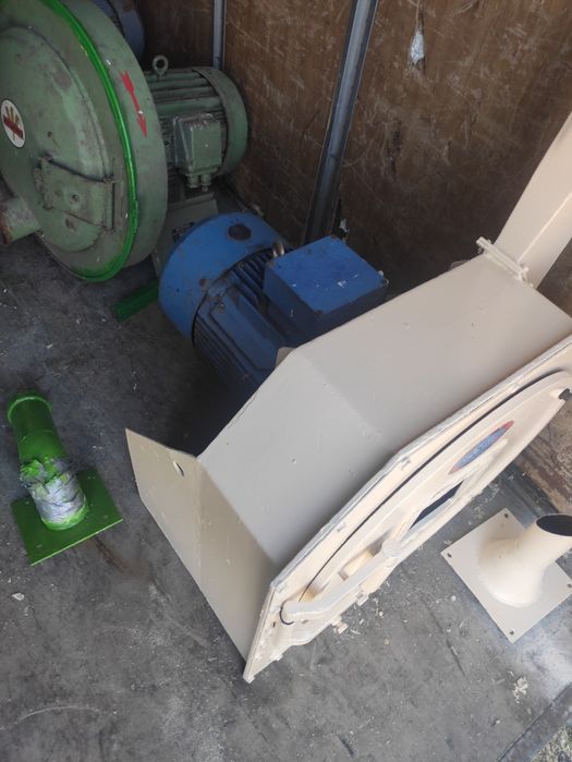 Moara ciocanele profesionala cu aspiratie mini fnc furaje Germania