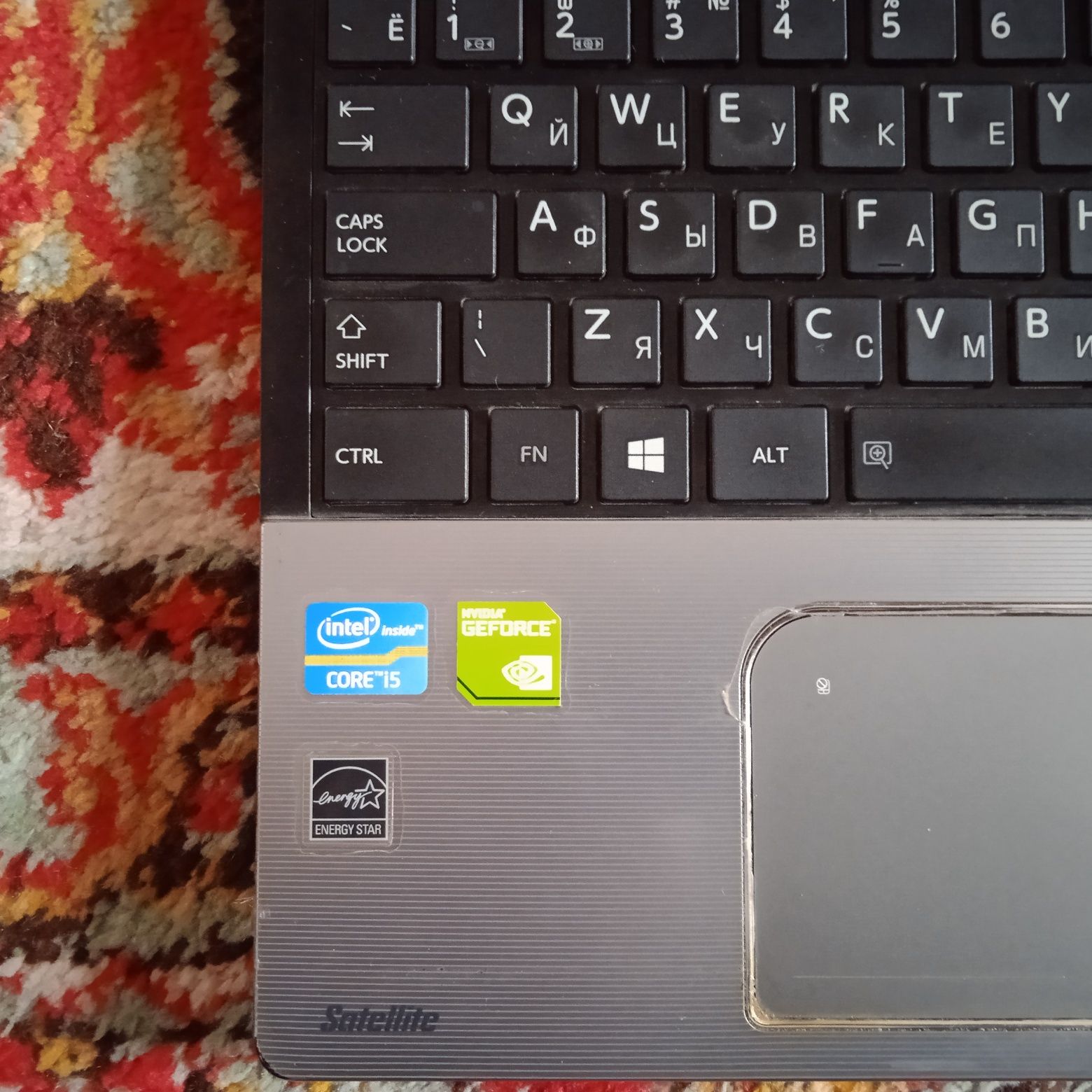 Toshiba noutbuk sotiladi. Intel inside core i5
