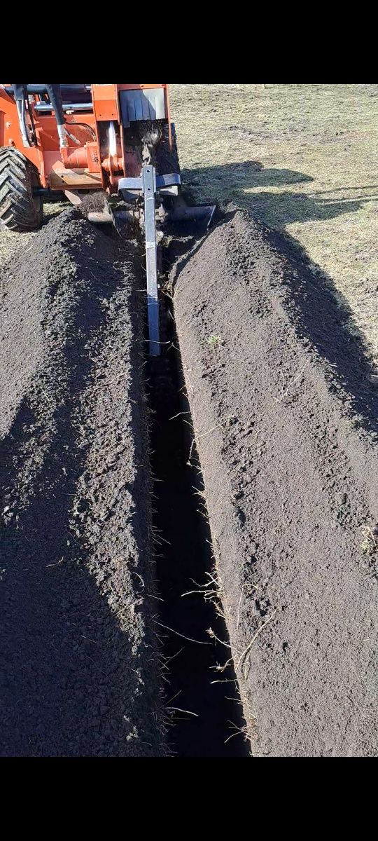 Vand sau schimb cu autoturism.trencher