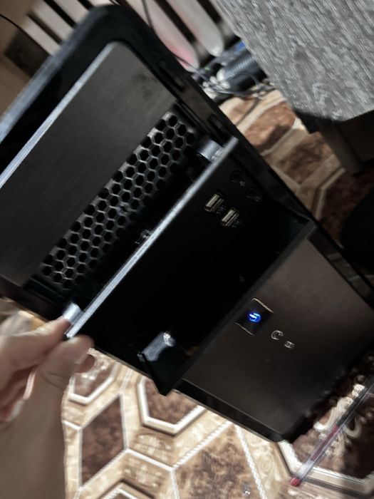 Продаю компьютер Windows XS Работает отлично