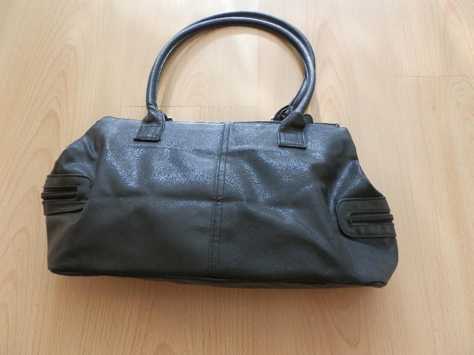 Черна дамска чанта