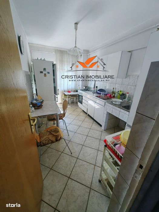 Apartament 3 camere decomandat, etaj 1, mobilat, utilat, zona Centru!
