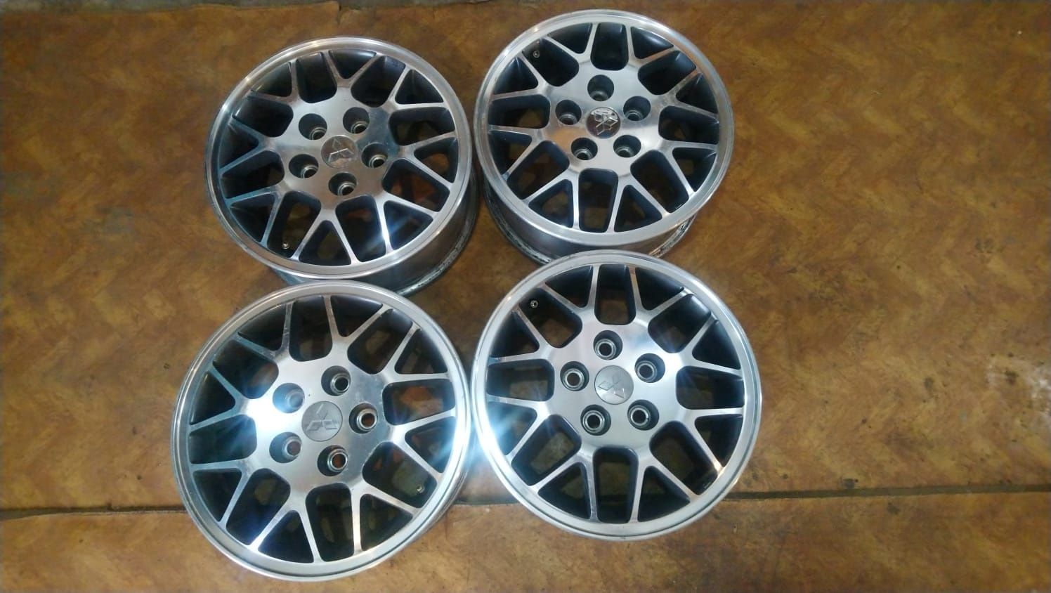 Продам диски R15 mitsubishi