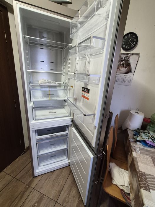 Vând combina frigorifica Whirlpool