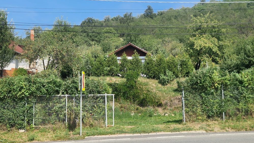 Vând teren intravilan