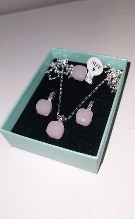 набор ювелирных украшений