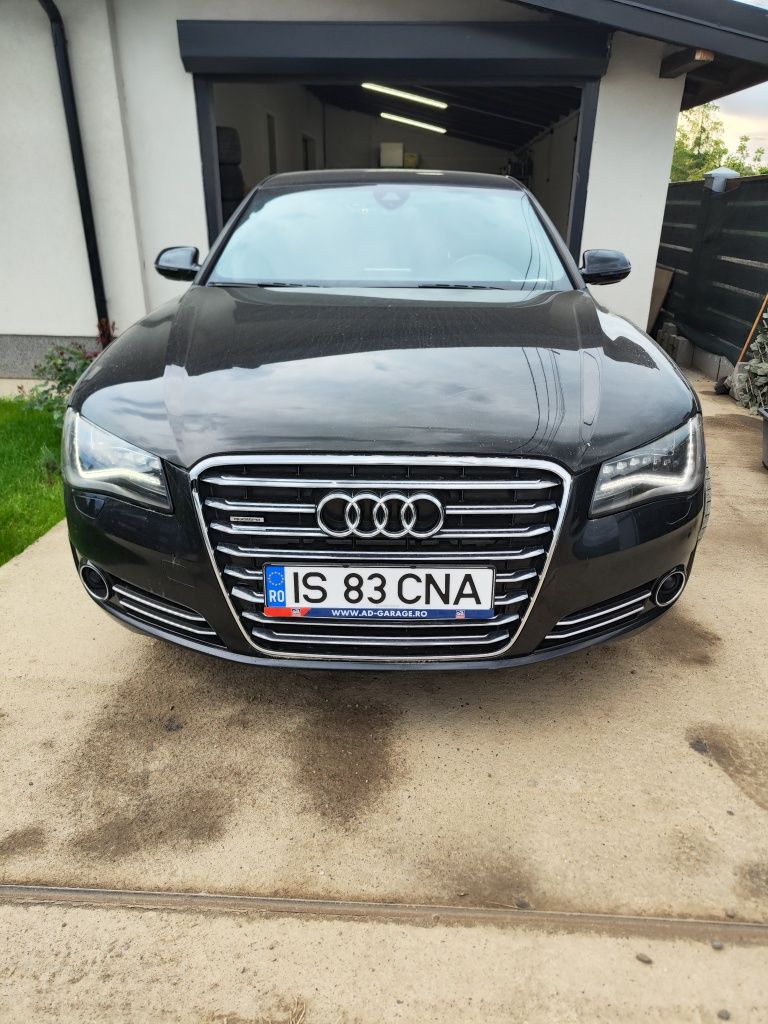 Vând Audi A8  2011