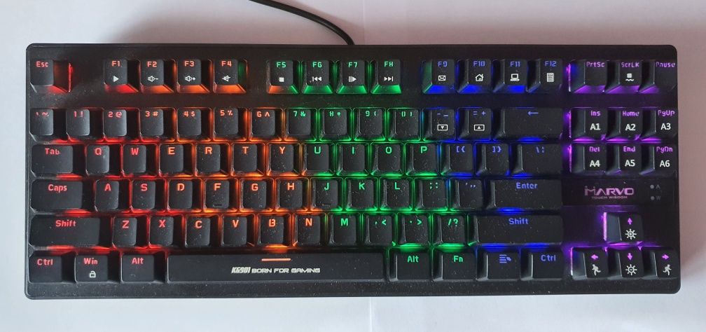 Pachet tastatura gaming mecanică Marvo + Mouse gaming Aqirys Polaris