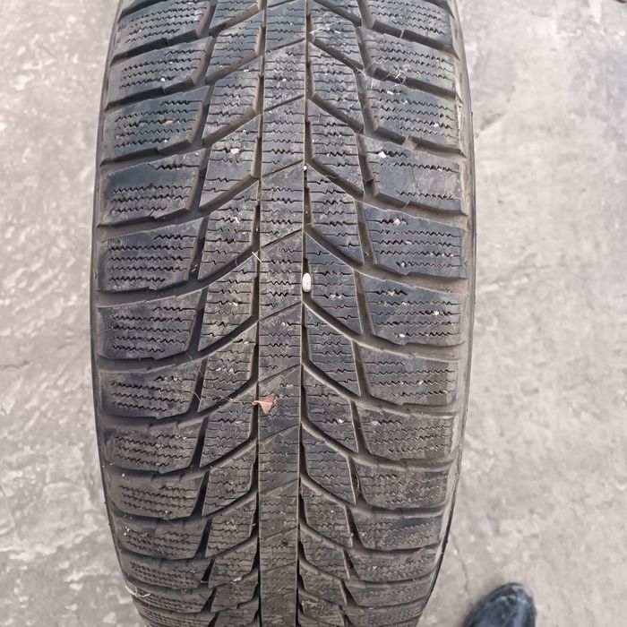 Зимние шины в хорошем состоянии