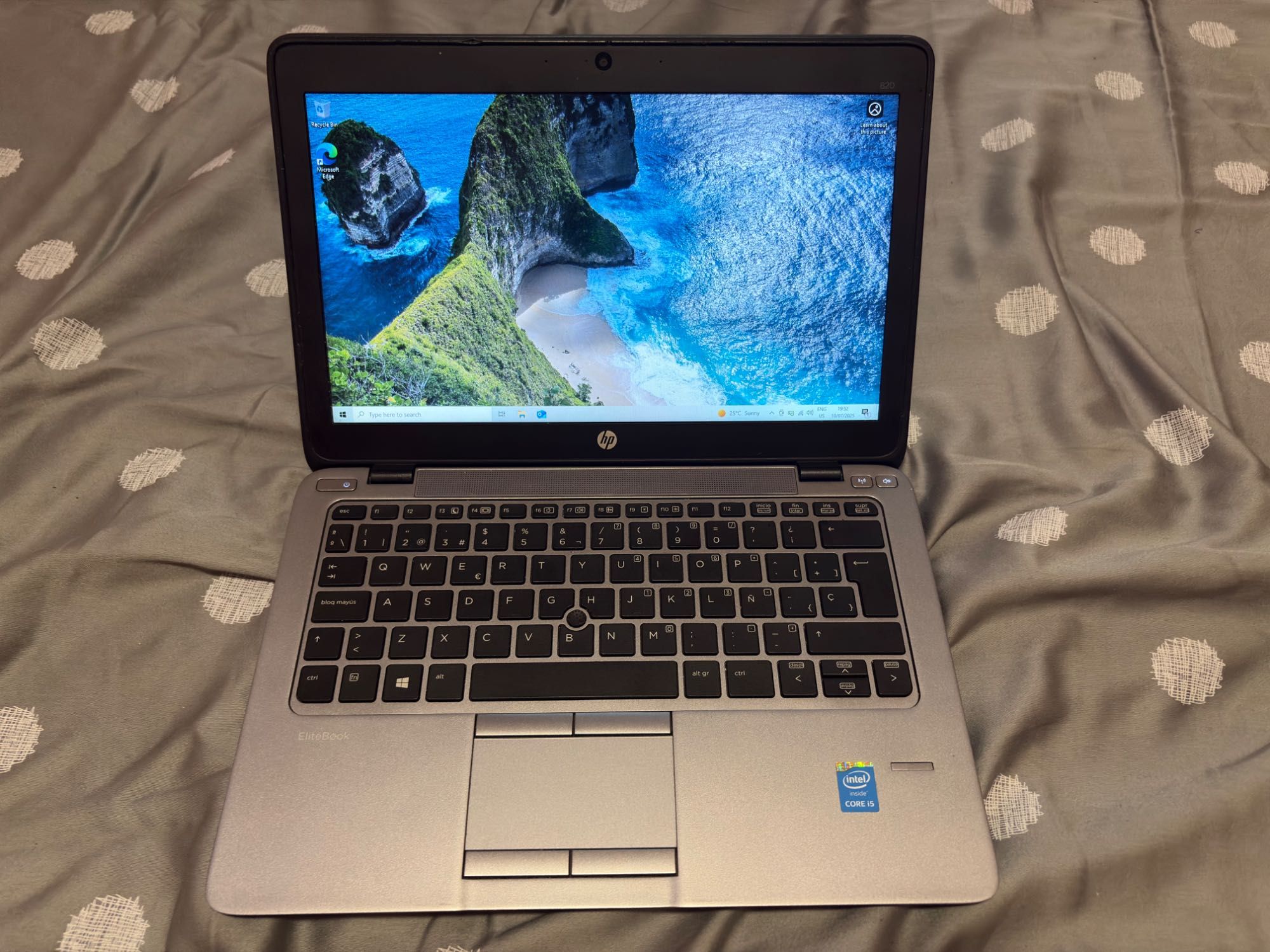 HP EliteBook 820 G2 Notebook PC, Intel i5-5200U, 16GB DDR3, 512GB SSD